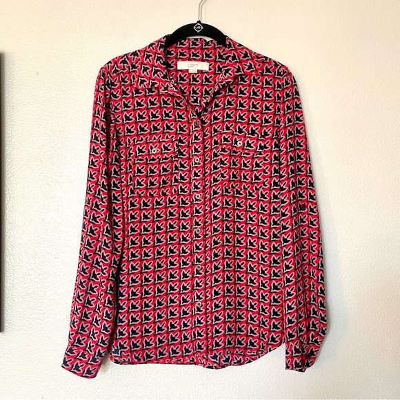 Ann Taylor Loft Button Up Red/Blue Silky Plant Print Shirt Size XS - Picture 1 of 8